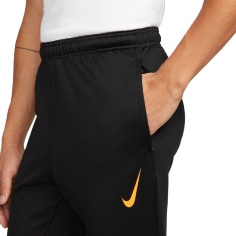 Spodnie Nike Therma-Fit Strike Pant Kwpz Winter Warrior M DC9159 010 Spodnie Nike Therma-Fit Strike Pant Kwpz Winter Warrior M DC9159 010