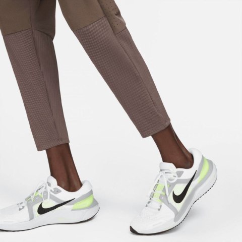 Spodnie Nike Dri-FIT ADV AeroSwift W DM4615-004