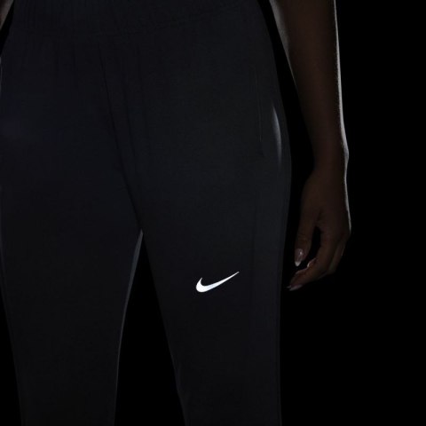 Spodnie Nike Therma-FIT Essential W DD6472-010