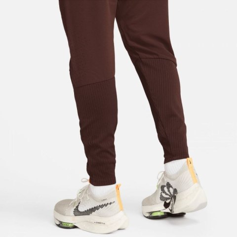 Spodnie Nike Dri-FIT ADV AeroSwift M DM4615-227